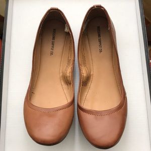 Mossimo supply co brown flats sz 6.5